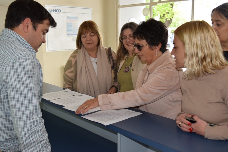 Proyecto para denunciar adoctrinamiento en las escuelas